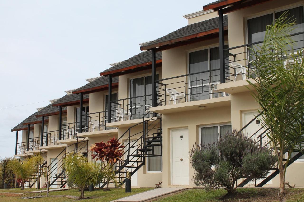 Brisas Del Lago Apartamentos Colón Екстериор снимка