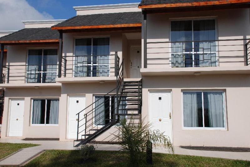 Brisas Del Lago Apartamentos Colón Екстериор снимка