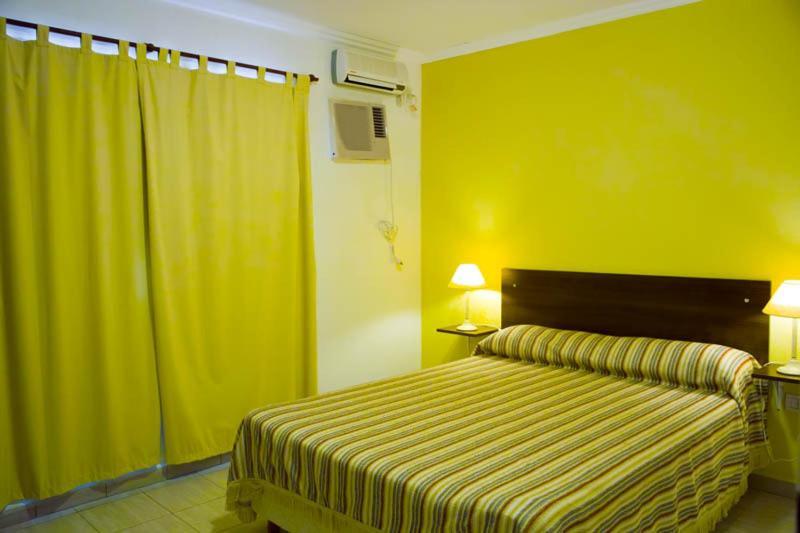 Brisas Del Lago Apartamentos Colón Екстериор снимка